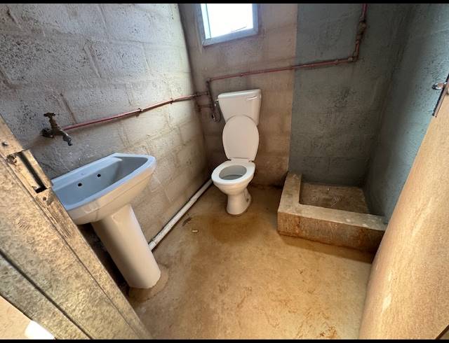 2 BEDROOM FREESTANDING FOR SALE IN MPOPHOMENI